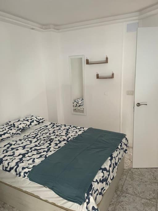 Giovina Living Av Suecia 150M From Beach Лос Кристианос Екстериор снимка